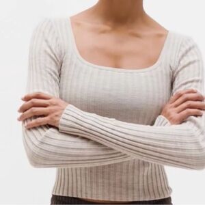 Athleta Ribbed Long Sleeve Crop Top, size small-
Magnolia White/Mushroom Heather